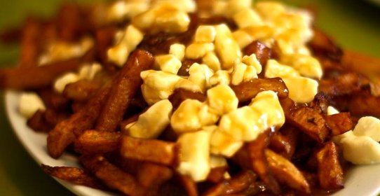 Квебекский пути́н (Poutine)