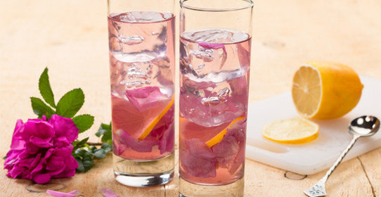 Розовый чай