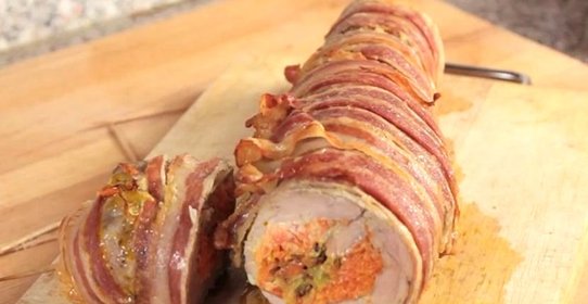 Мясной рулет с морковью