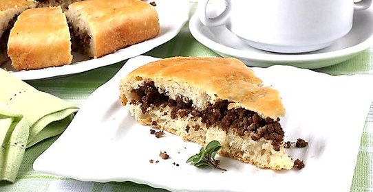 Мясной пирог из дрожжевого теста