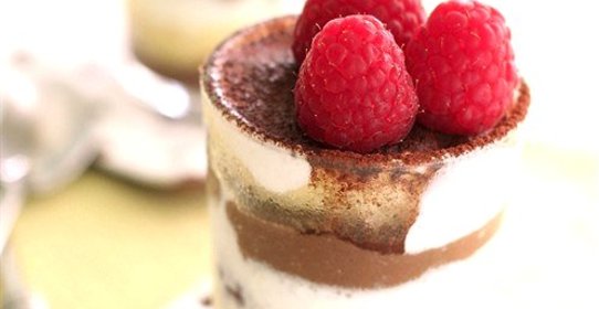 Лимонно-шоколадное парфе с клубникой