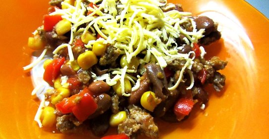 Говядина с бобами и кукурузой по‑мексикански