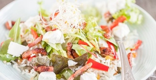 Салат с сыром и рисом