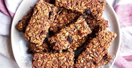 Овсяные батончики с финиками