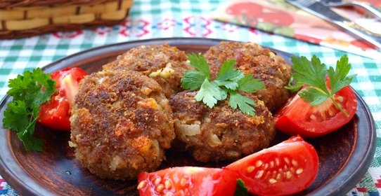 Сочные котлеты с сыром и жареным луком