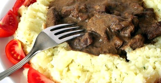 Говядина тушенная по‑деревенски