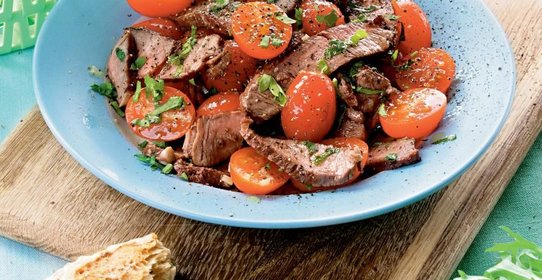 Итальянский салат Страчетти ди манзо из говядины на гриле