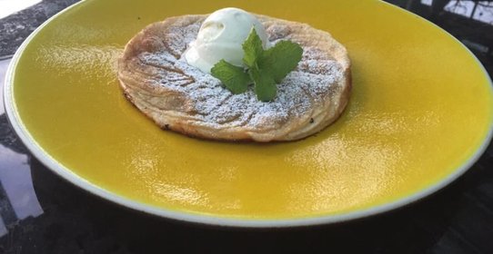 Тонкий яблочный пирог