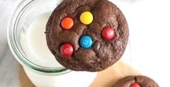 Мягкое шоколадное печенье с M&M’s