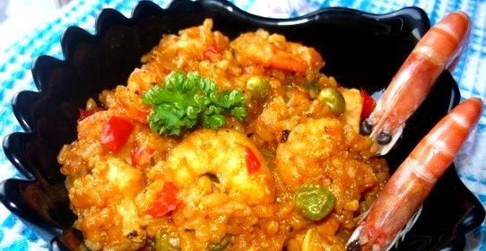 Паэлья с курицей и креветками
