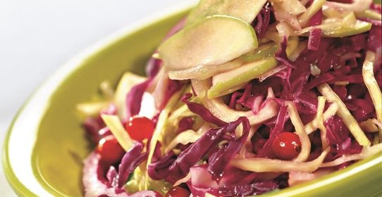 Салат из краснокочанной и белокочанной капусты