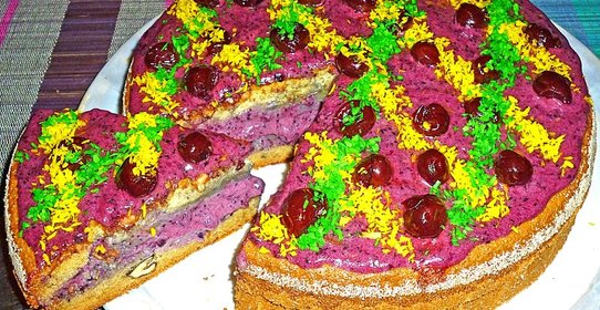 Торт манник с орехами и черникой