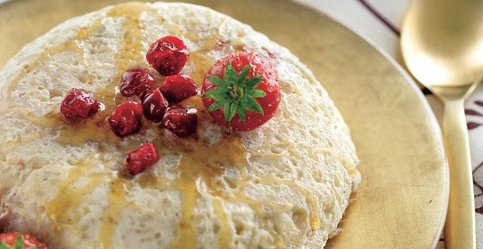 Рисовый пудинг с сушеной вишней и корицей