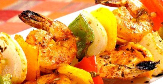 Шашлыки из креветок в маринаде из лайма и халапеньо