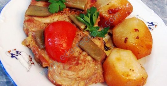 Жареная свинина с овощами