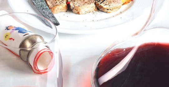 Телятина, жаренная на воде, с яблочным чатни