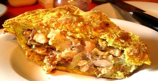 Пирог с лисичками и курицей