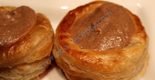 Волованы из слоеного теста с начинкой