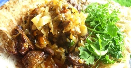 Баранина с луком в казане