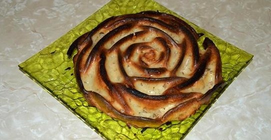 Яблочный пирог Роза