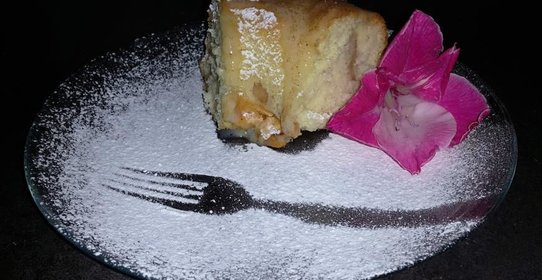 Классическая шарлотка с заварным кремом