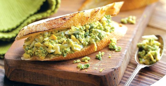 Салат из яйца и зеленого лука