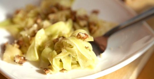 Салат из кабачков и орехов