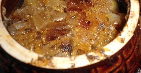 Мясо с грибами в горшочках