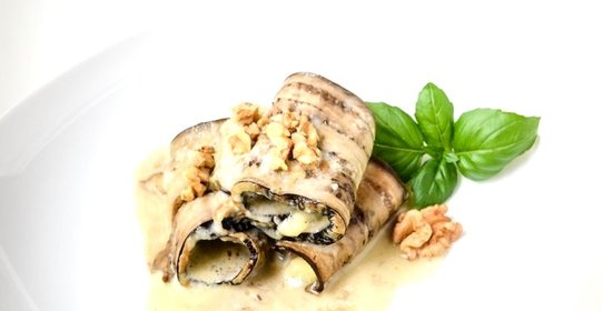 Рулетики из баклажанов с сыром