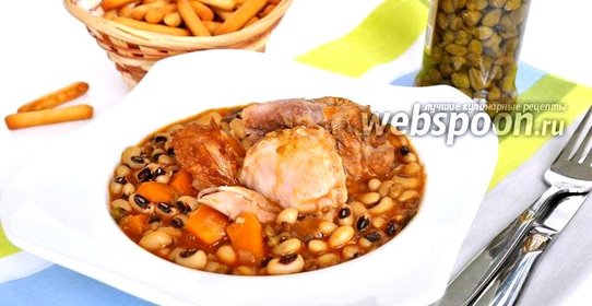 Свиная рулька с фасолью и машем в мультиварке