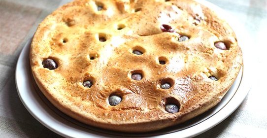 Пирог с черешней