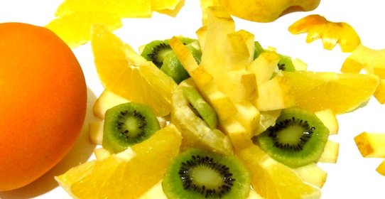 Салат фруктовый с апельсином и яблоком