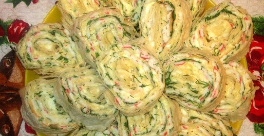 Рулет из лаваша с сыром и крабовыми палочками