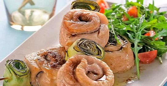 Кефаль с кабачками на шпажках