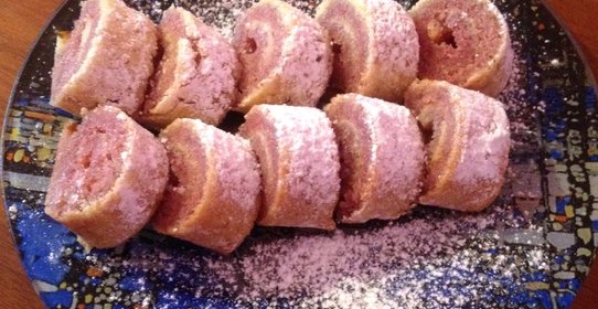 Быстрый бисквитный рулет к чаю