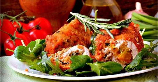 Куриные рулетики с розмарином