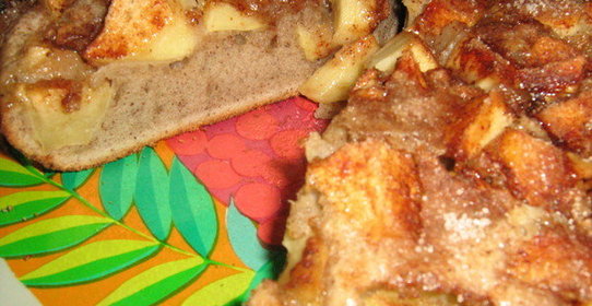 Яблочный пирог с корицей