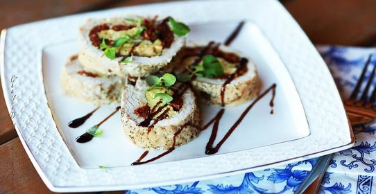 Нежный рулет из индейки с тофу