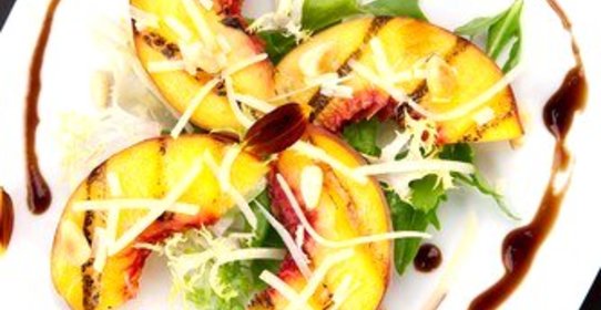 Персики на гриле