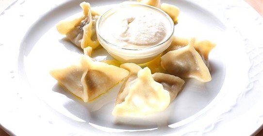 Хинкали с бараниной и зеленью