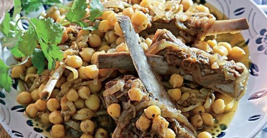Баранина, тушенная с нутом