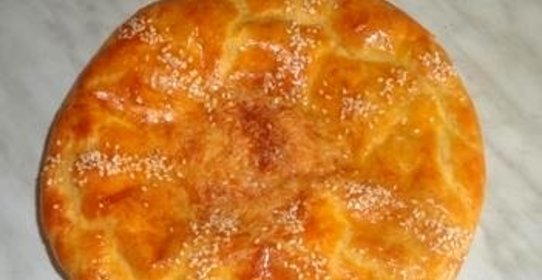 Пирог с рыбой и сыром