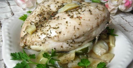 Куриная грудка с цукини и пореем на пару