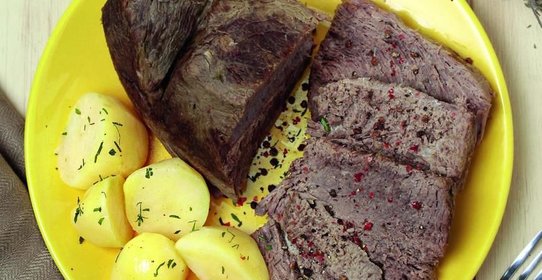 Говядина, тушенная с тимьяном