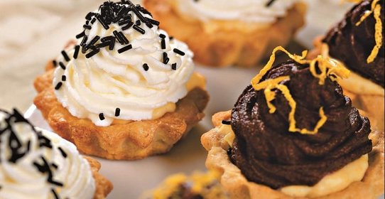 Песочные корзиночки с шоколадно-сливочным кремом