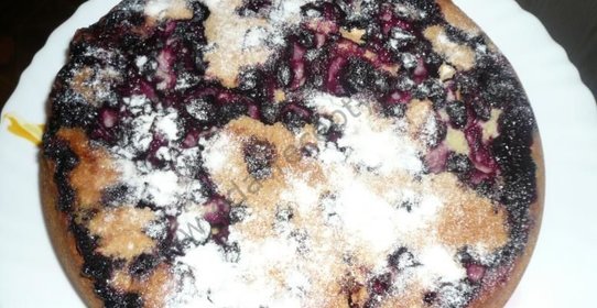 Пирог с черной смородиной