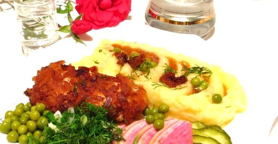 Шницель по-министерски с маслом