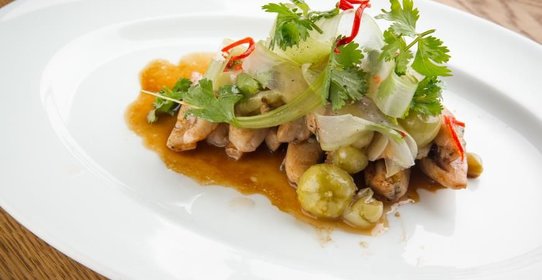 Бедрышки куриные с соусом из крыжовника