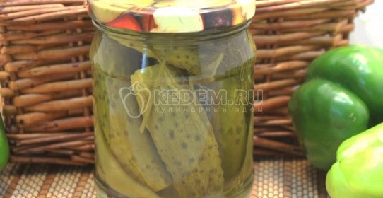 Маринованные огурцы с болгарским перцем