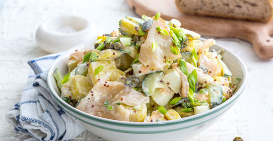Салат из картофеля с масляной рыбой